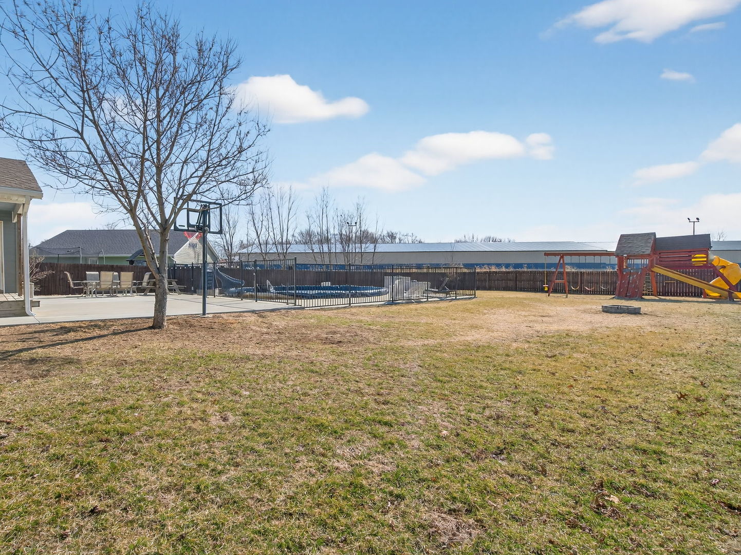 955 E 4th Street, Coal City, IL 60416