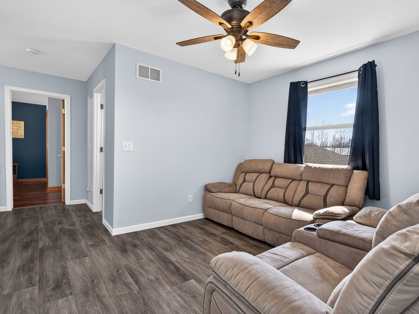 955 E 4th Street, Coal City, IL 60416