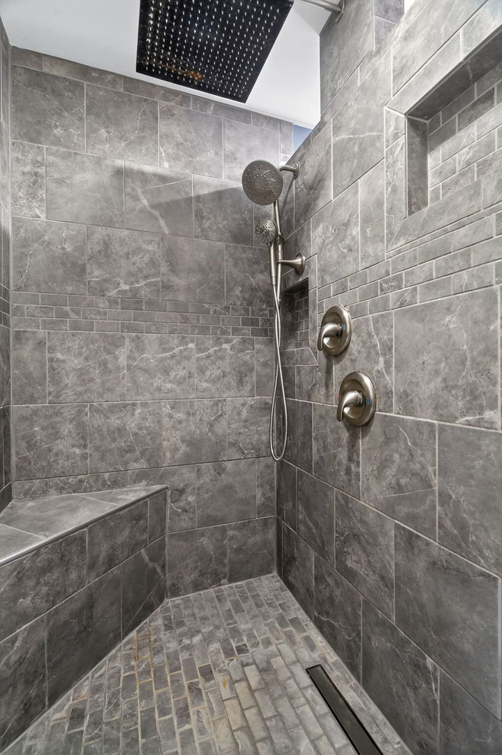 955 E 4th Street, Coal City, IL 60416