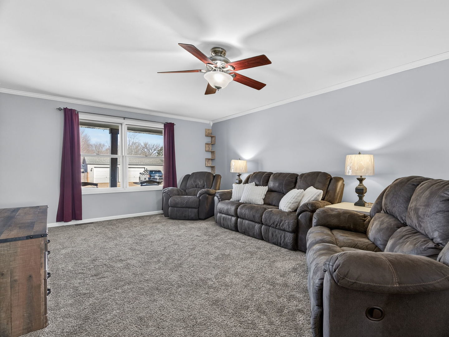 955 E 4th Street, Coal City, IL 60416