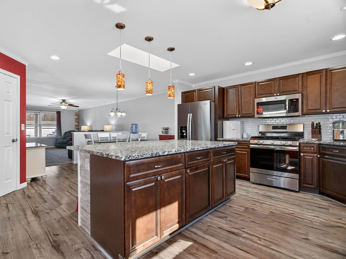 955 E 4th Street, Coal City, IL 60416