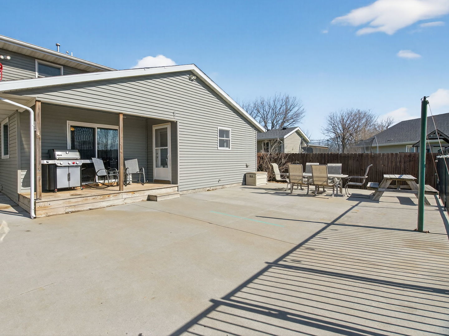 955 E 4th Street, Coal City, IL 60416