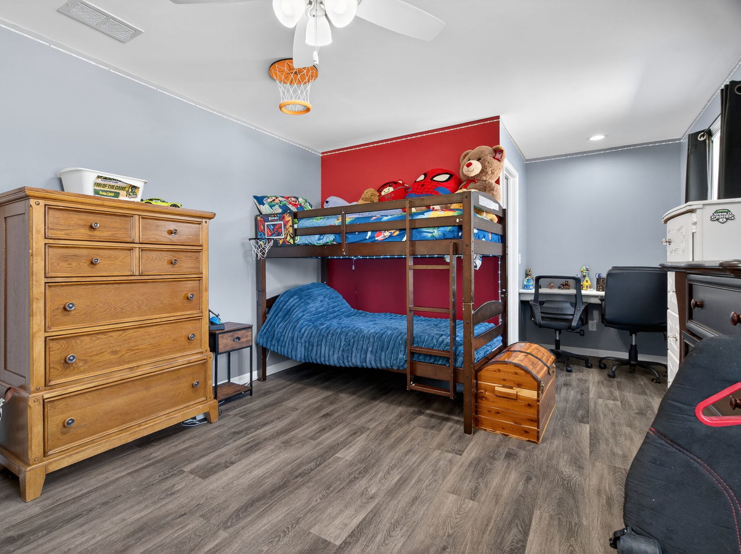 955 E 4th Street, Coal City, IL 60416