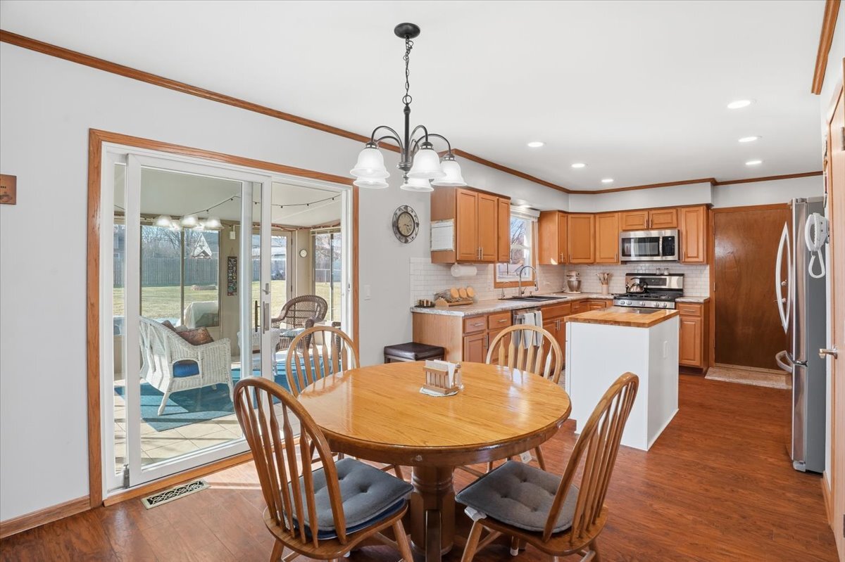 38546 N Pine Avenue, Beach Park, IL 60099