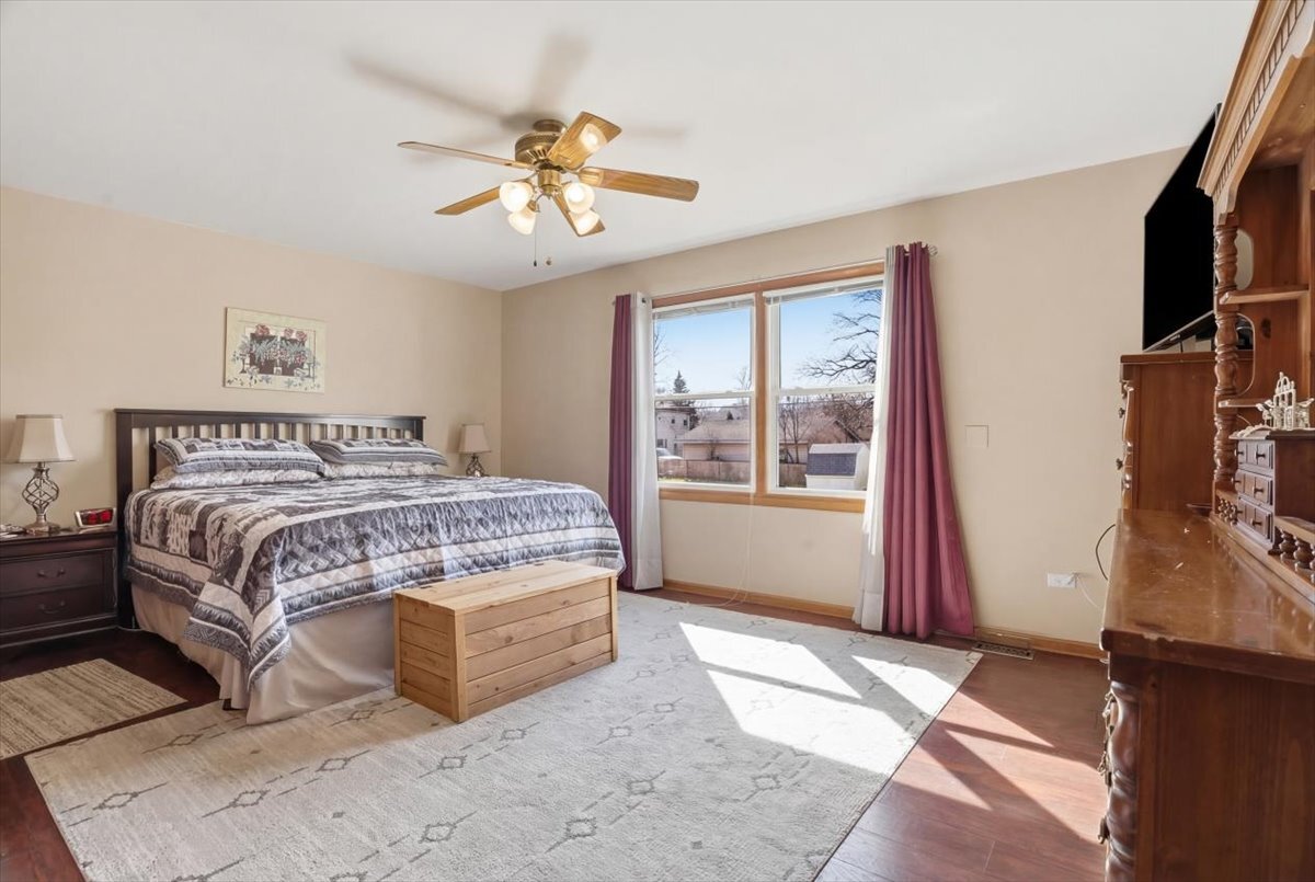 38546 N Pine Avenue, Beach Park, IL 60099