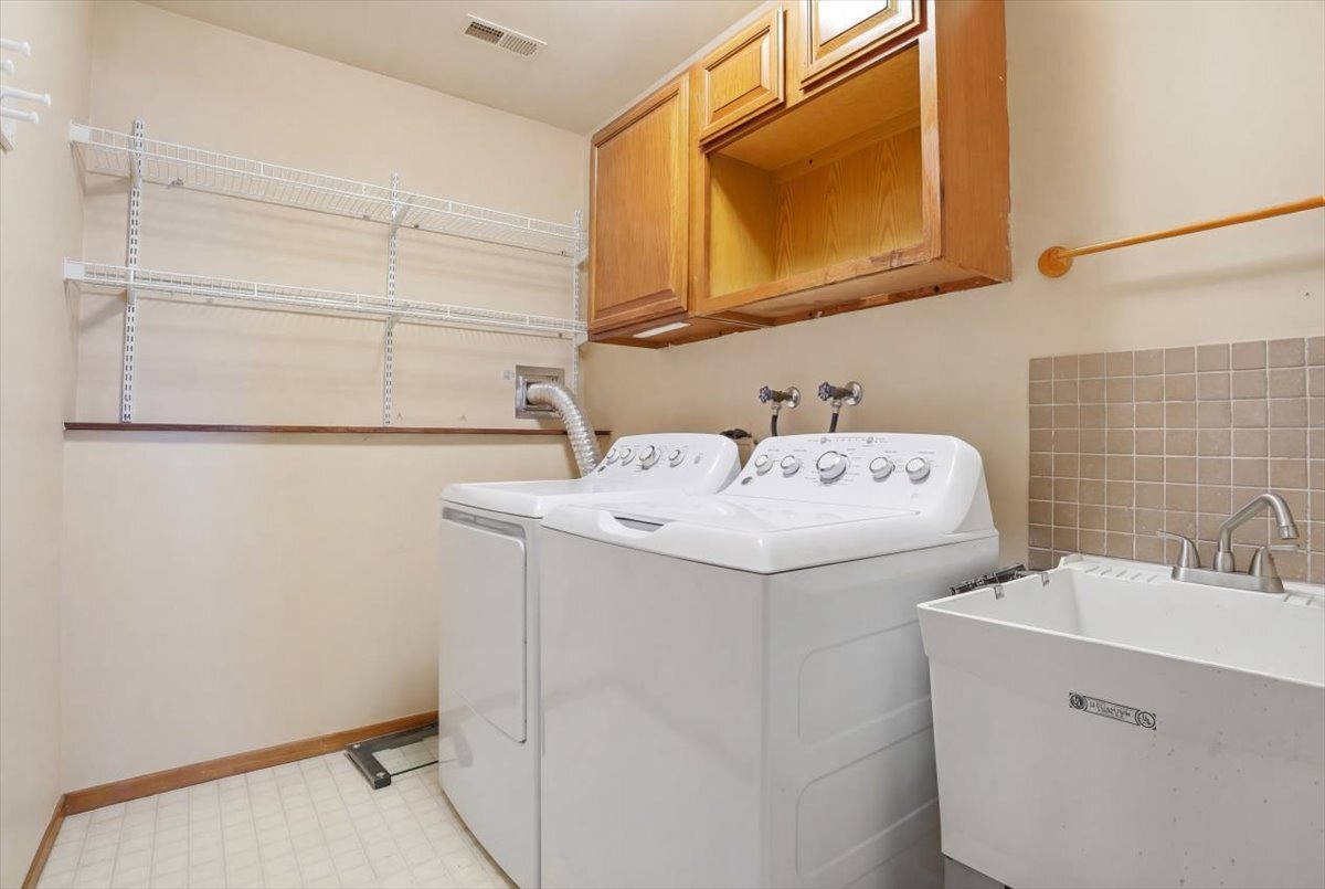 38546 N Pine Avenue, Beach Park, IL 60099