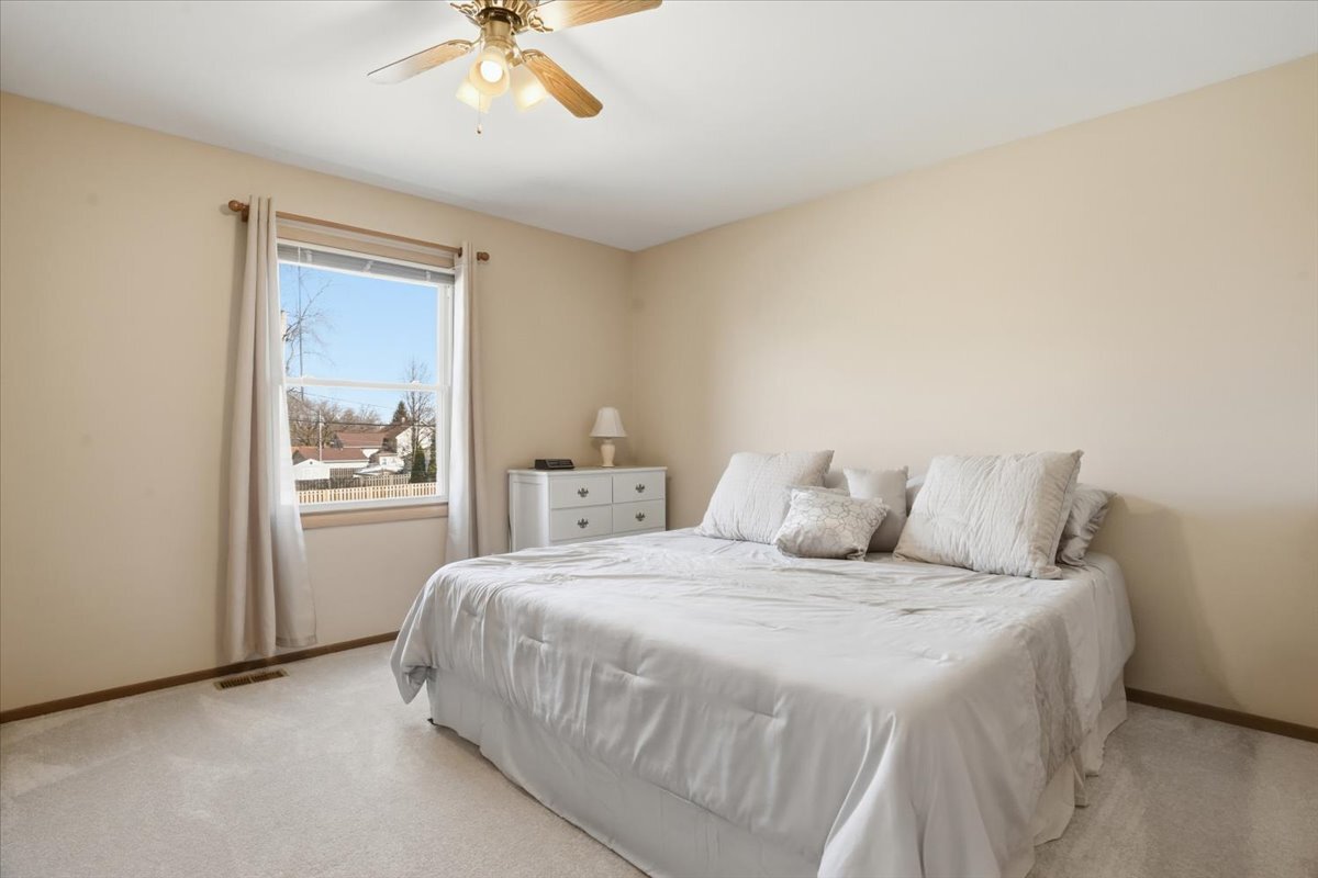 38546 N Pine Avenue, Beach Park, IL 60099