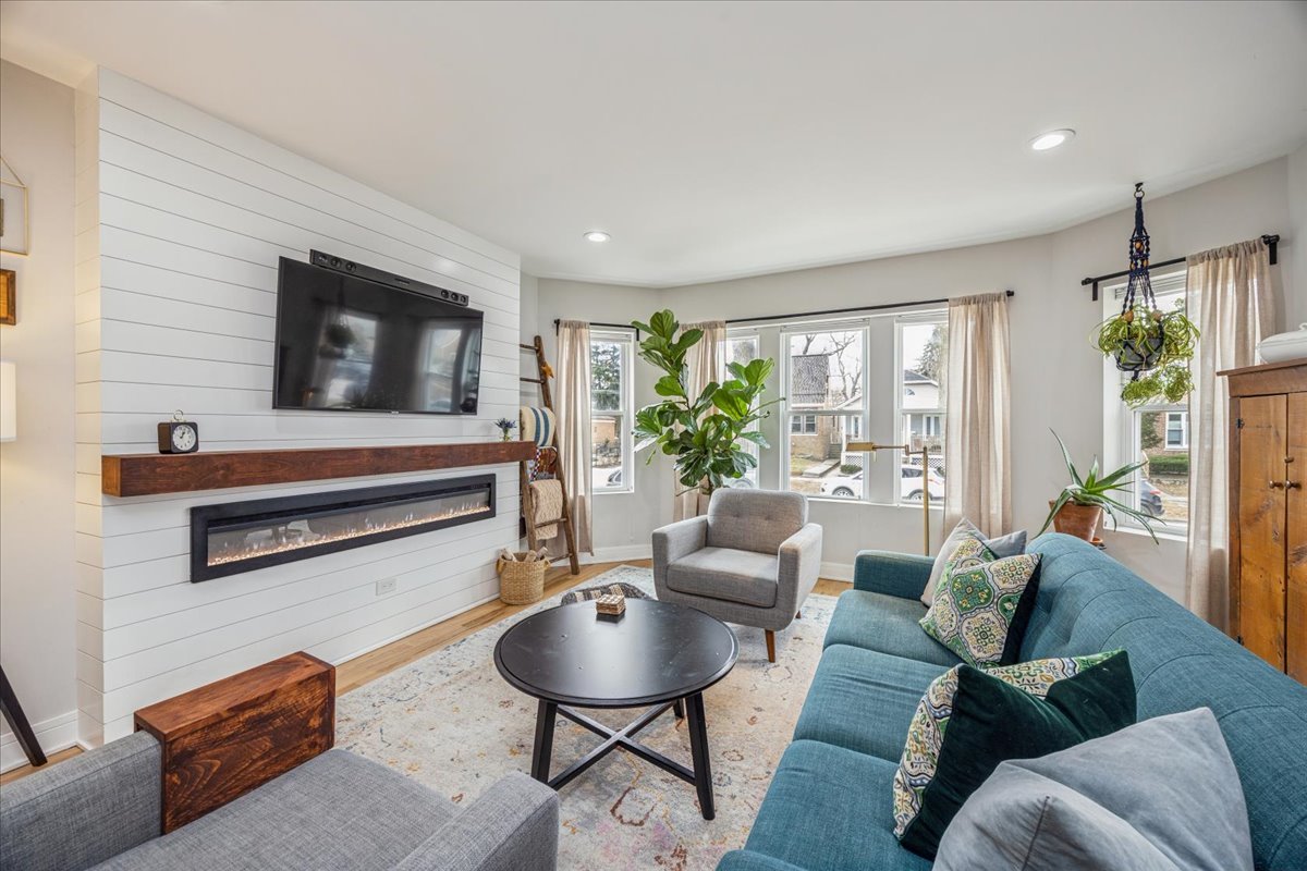 3533 Morton Avenue, Brookfield, IL 60513