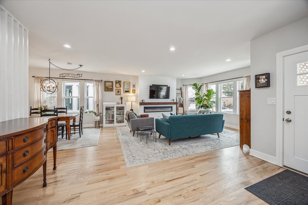 3533 Morton Avenue, Brookfield, IL 60513