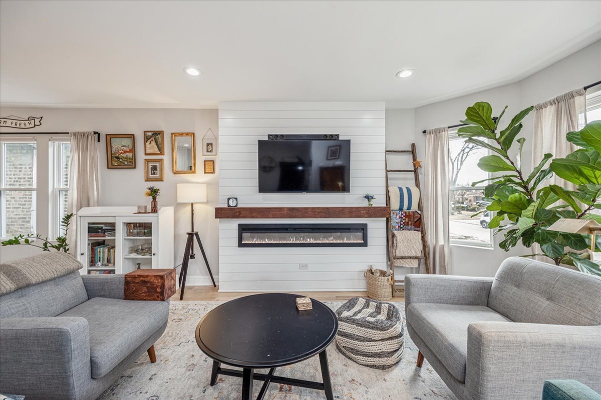 3533 Morton Avenue, Brookfield, IL 60513