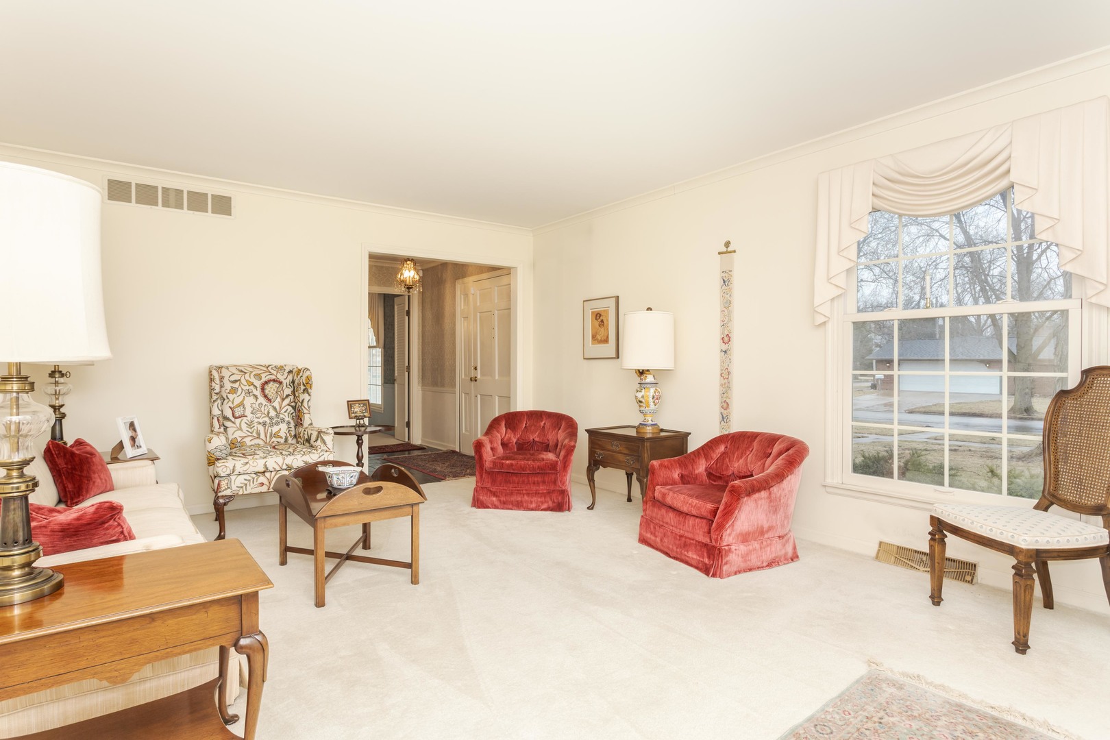 101 N Bellemont Road, Bloomington, IL 61701