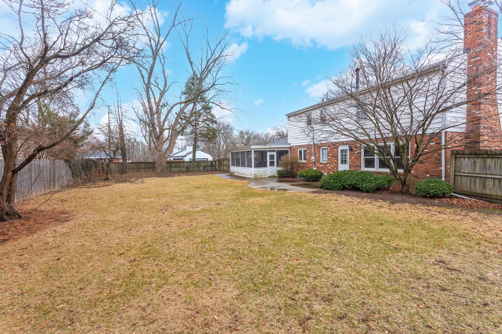 101 N Bellemont Road, Bloomington, IL 61701