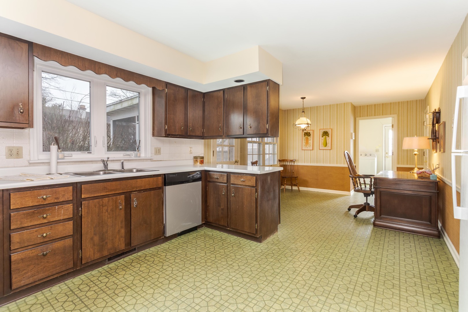 101 N Bellemont Road, Bloomington, IL 61701