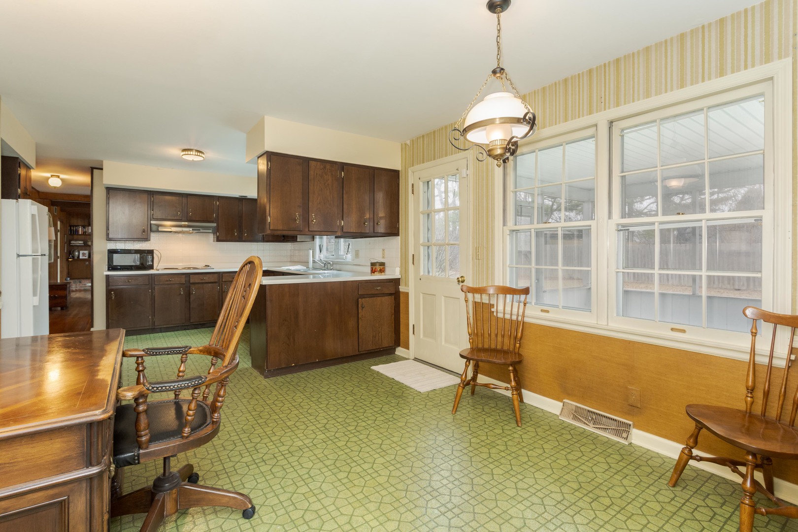 101 N Bellemont Road, Bloomington, IL 61701