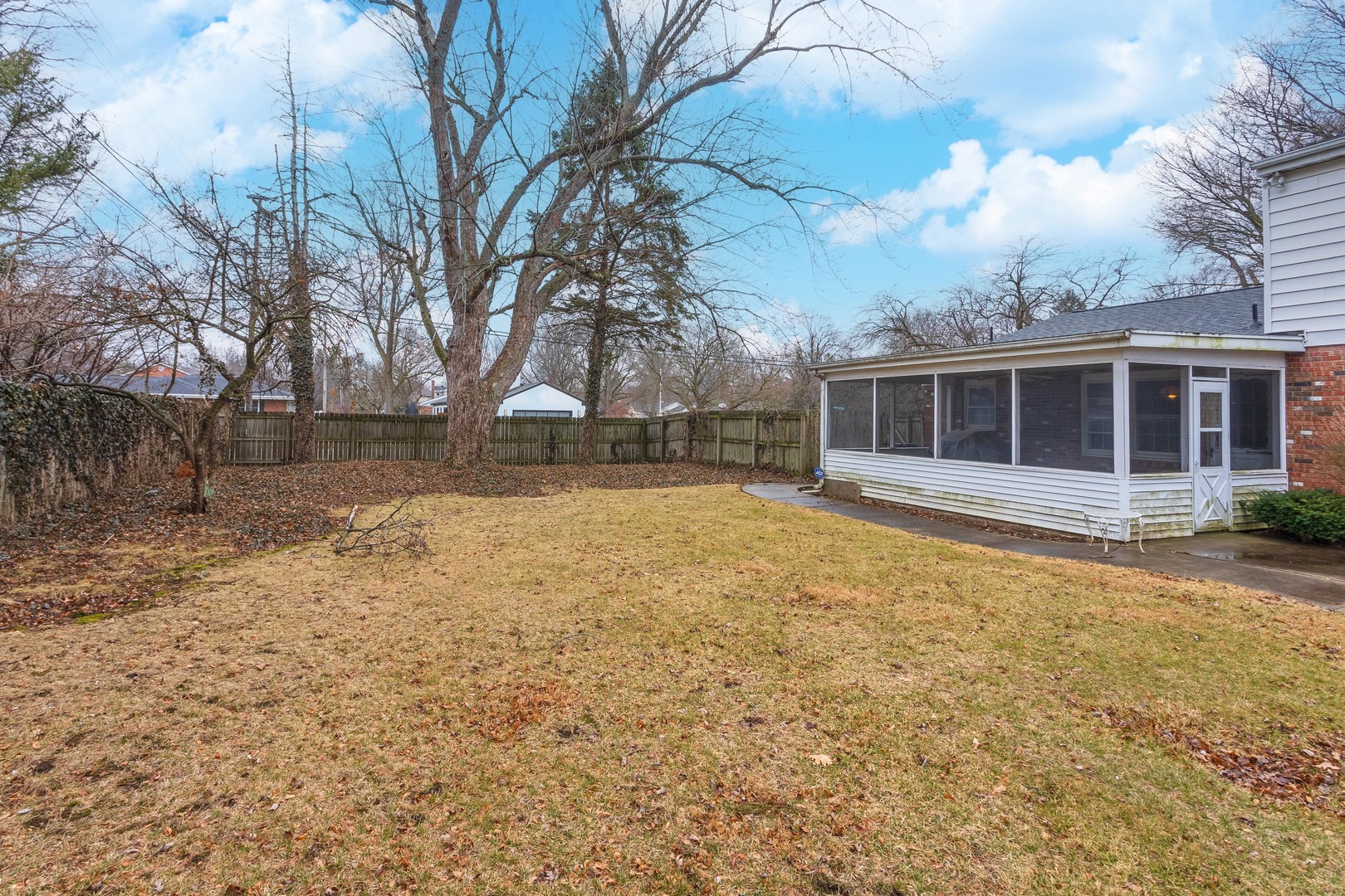 101 N Bellemont Road, Bloomington, IL 61701