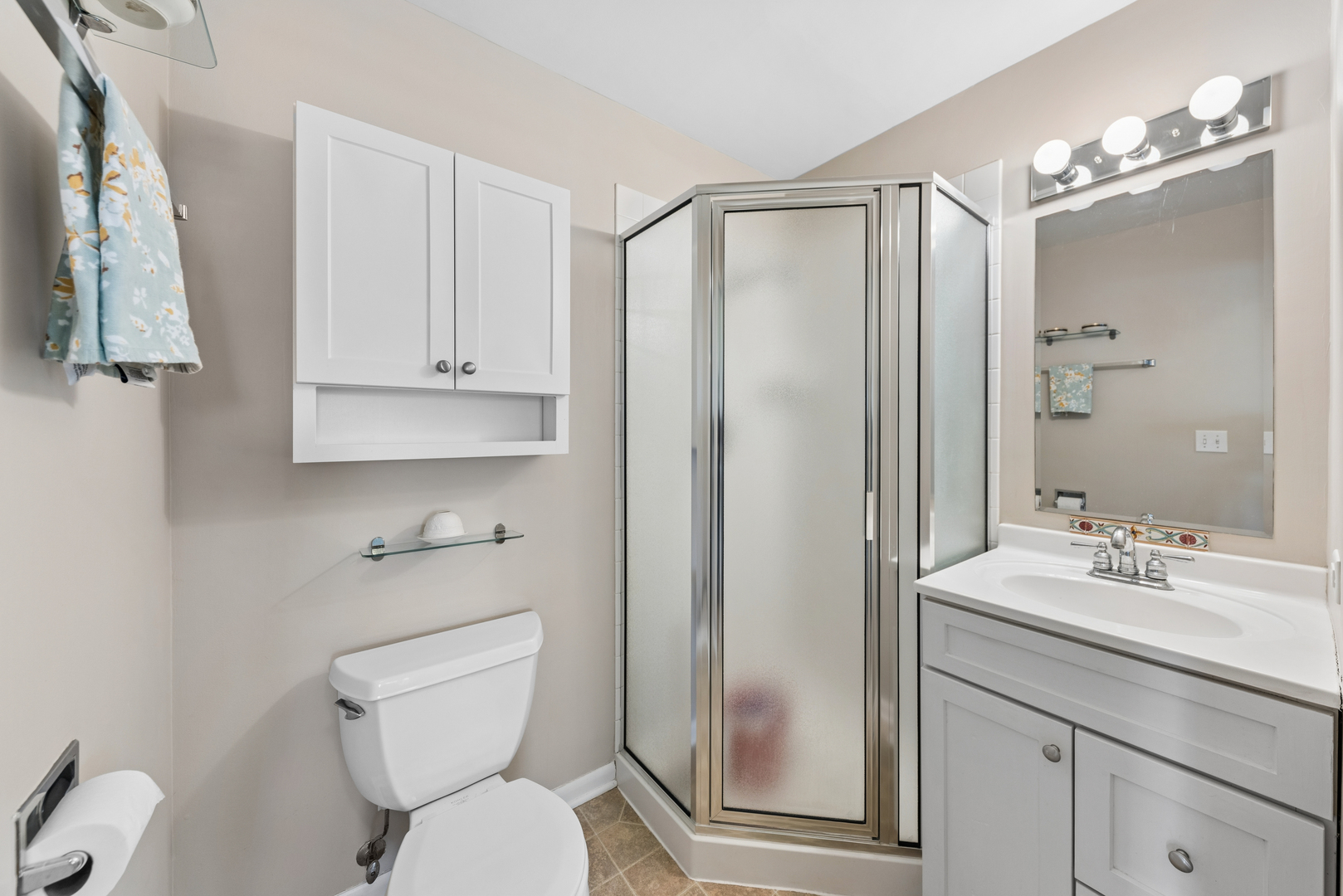 120 W Golf Road #A, Libertyville, IL 60048