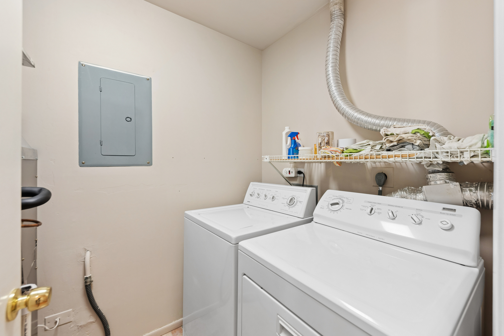 120 W Golf Road #A, Libertyville, IL 60048