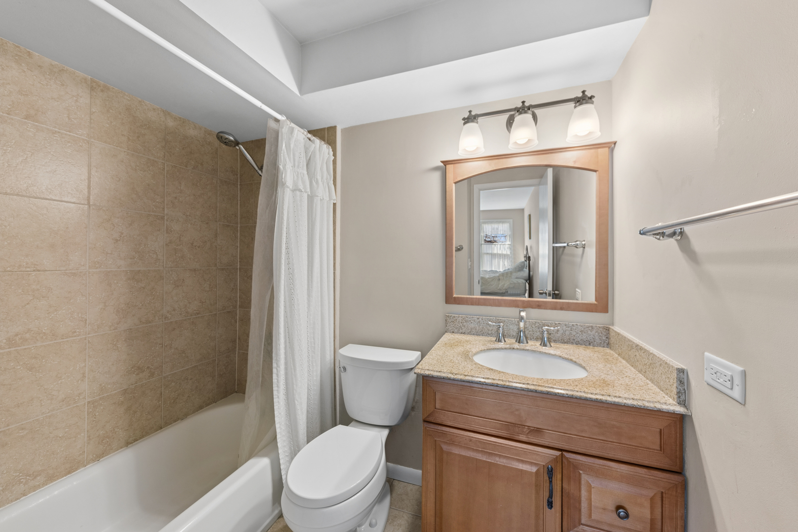 120 W Golf Road #A, Libertyville, IL 60048