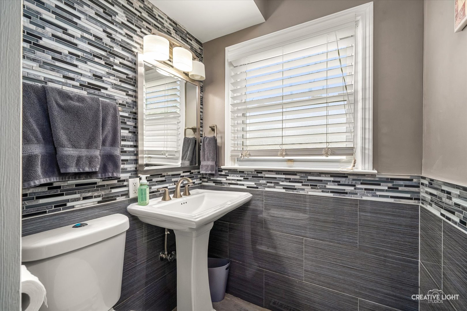 540 N Rosedale Avenue, Aurora, IL 60506