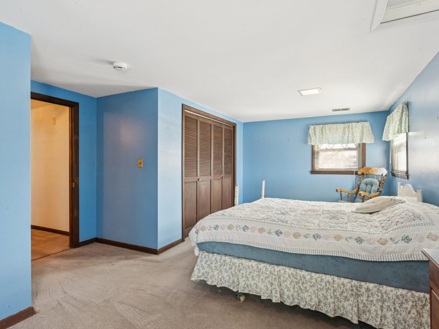 2956 Rhodes Avenue, Melrose Park, IL 60164