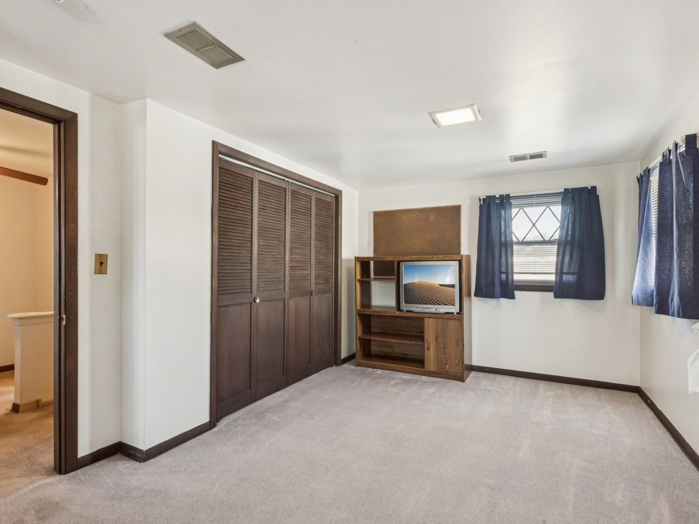 2956 Rhodes Avenue, Melrose Park, IL 60164