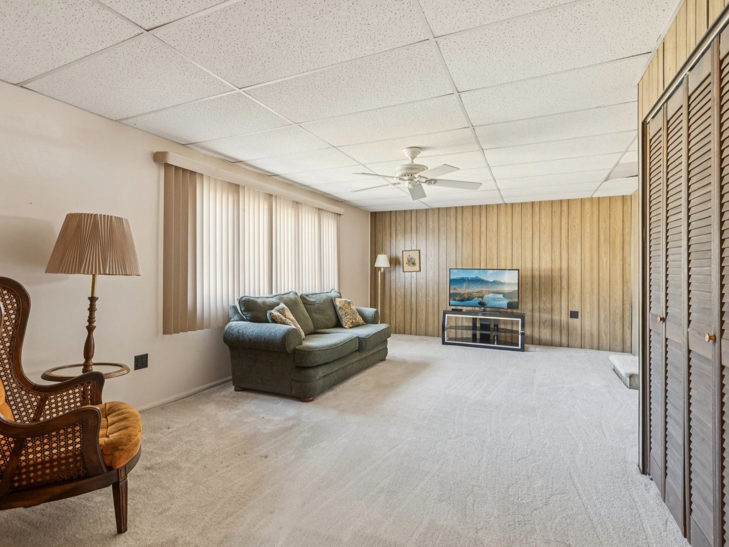 2956 Rhodes Avenue, Melrose Park, IL 60164