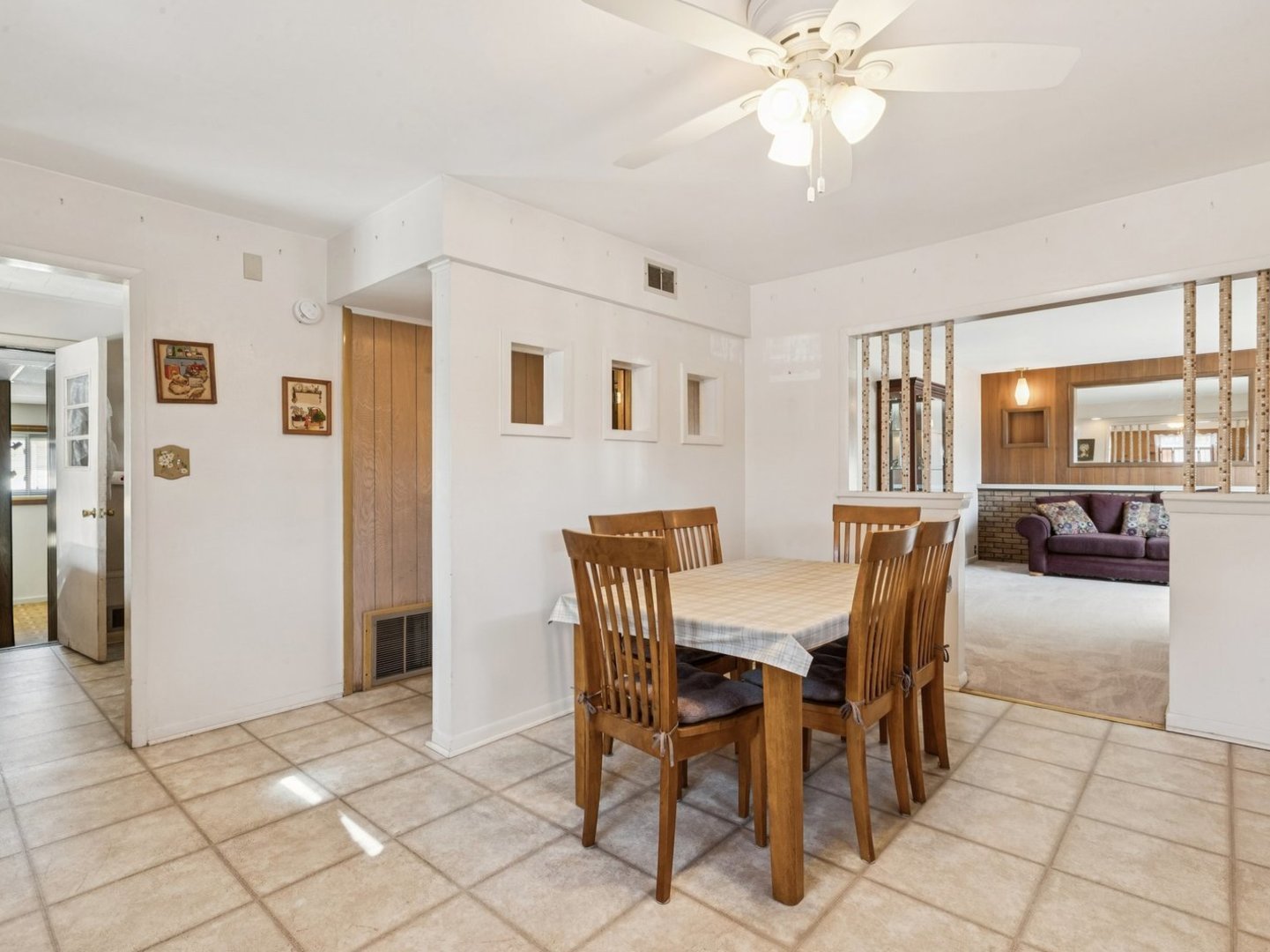 2956 Rhodes Avenue, Melrose Park, IL 60164