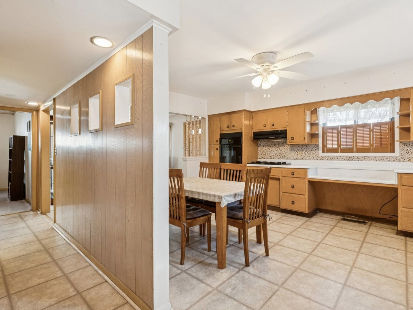 2956 Rhodes Avenue, Melrose Park, IL 60164