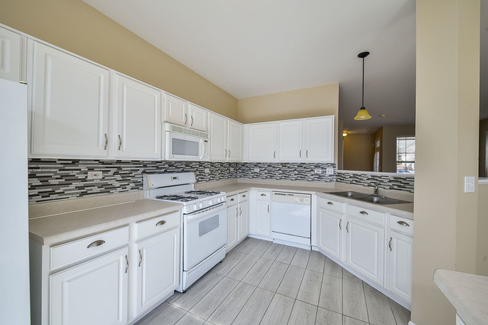 24029 Pear Tree Circle #24029, Plainfield, IL 60585