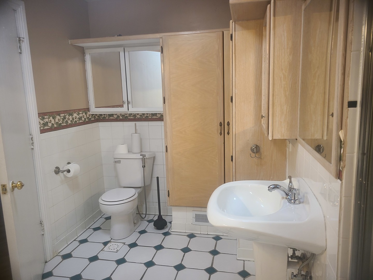 630 Whitney Avenue, Winthrop Harbor, IL 60096