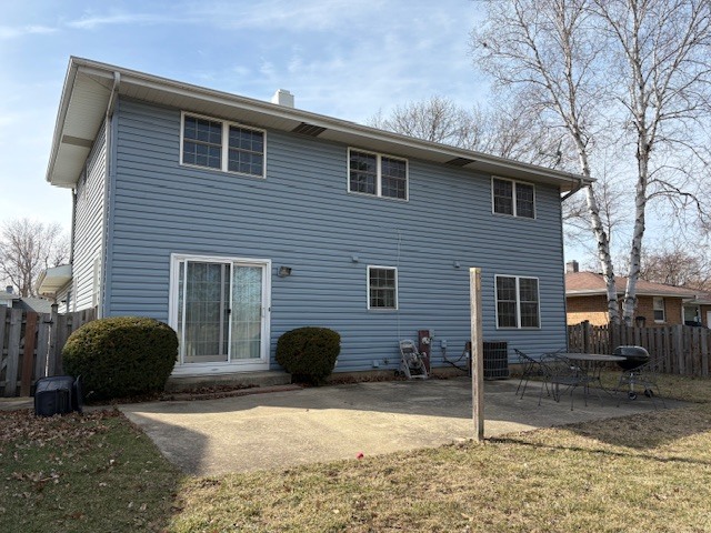 961 Dearborn Circle, Carol Stream, IL 60188