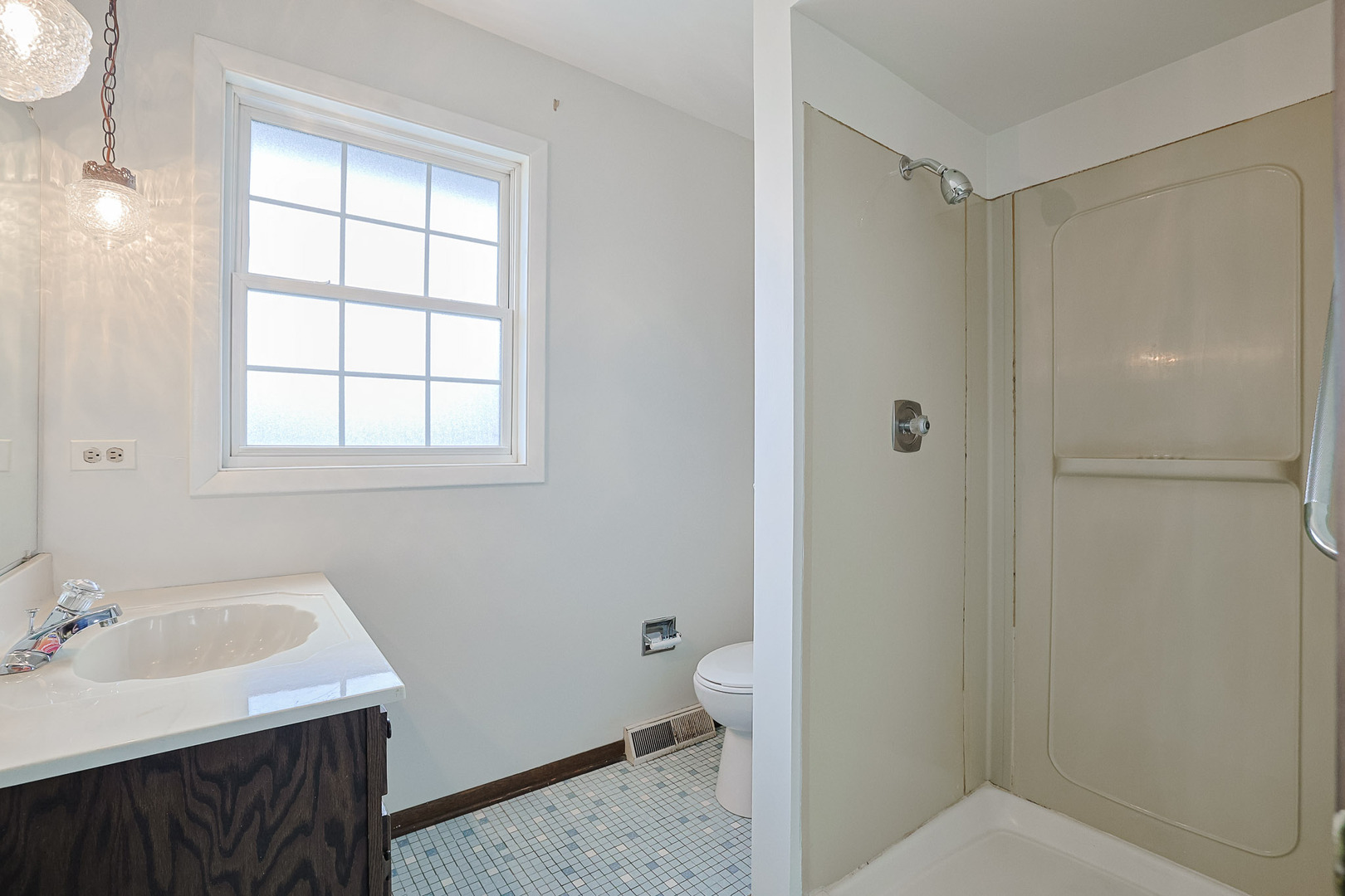 961 Dearborn Circle, Carol Stream, IL 60188