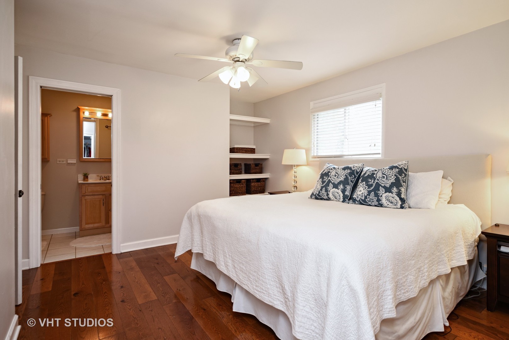 123 Woodland Road, Libertyville, IL 60048