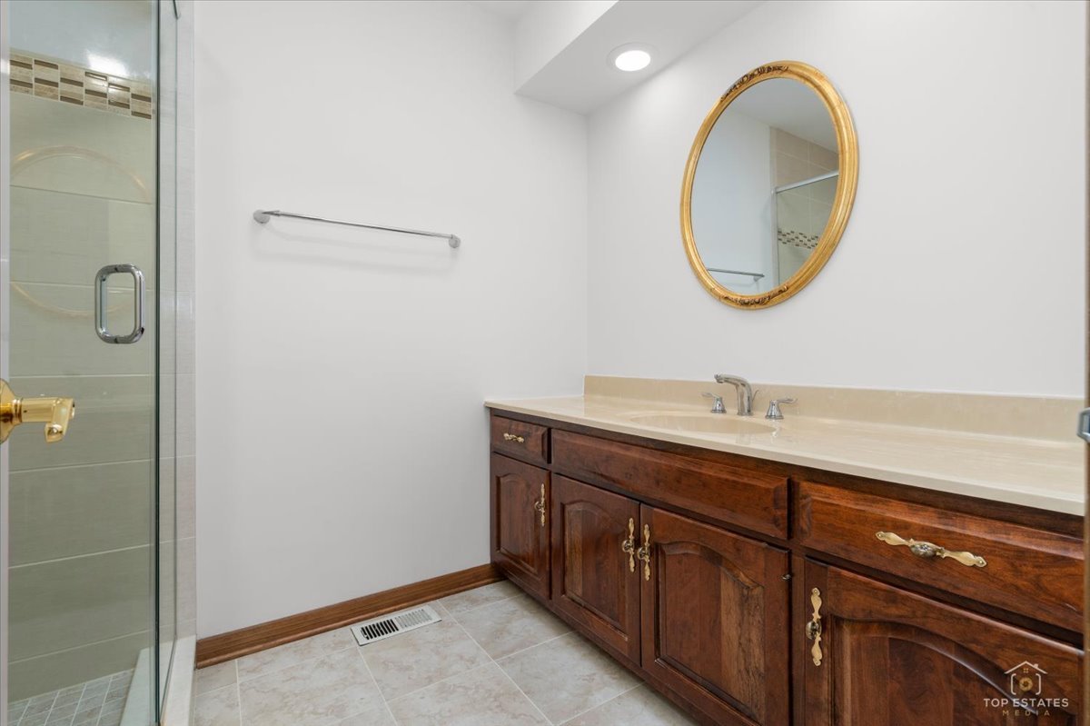 21805 W Hidden Valley Drive, Kildeer, IL 60047