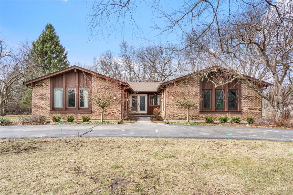 21805 W Hidden Valley Drive, Kildeer, IL 60047