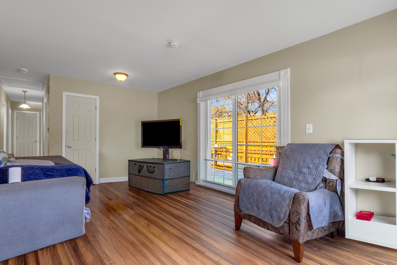 1501 Washington Street, Lake In The Hills, IL 60156