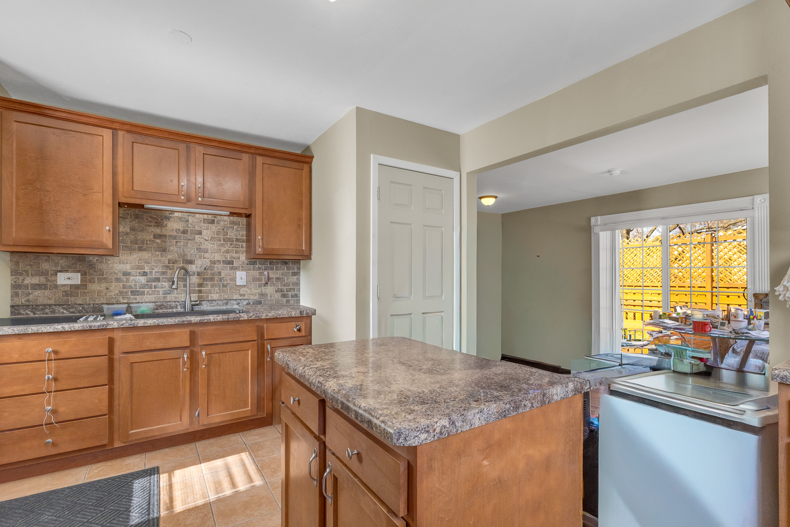 1501 Washington Street, Lake In The Hills, IL 60156