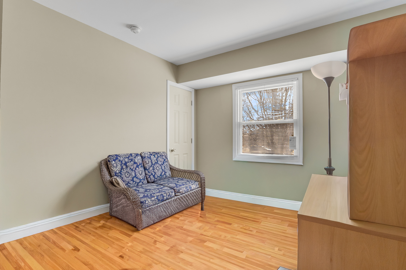 1501 Washington Street, Lake In The Hills, IL 60156