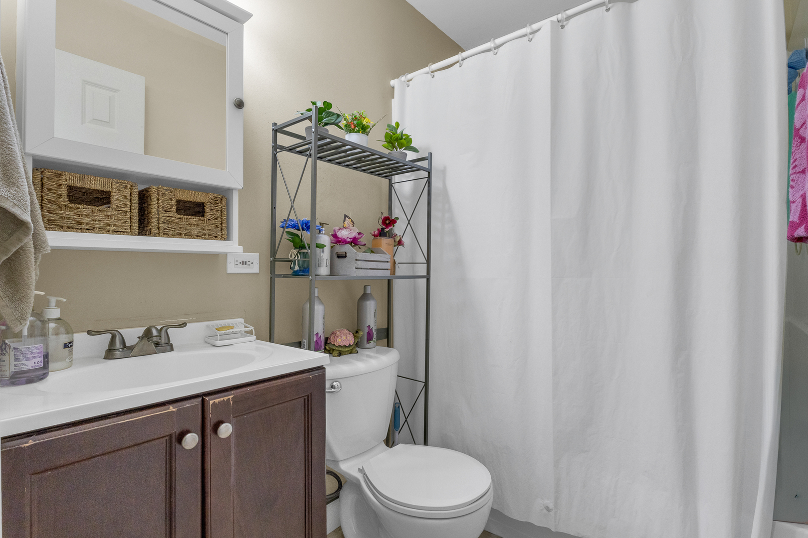 1501 Washington Street, Lake In The Hills, IL 60156