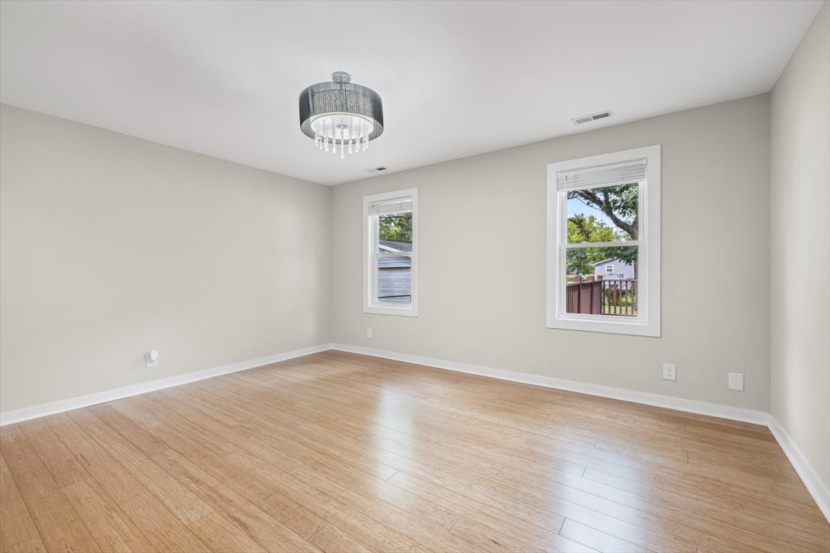 17914 W Twin Lakes Boulevard, Grayslake, IL 60030