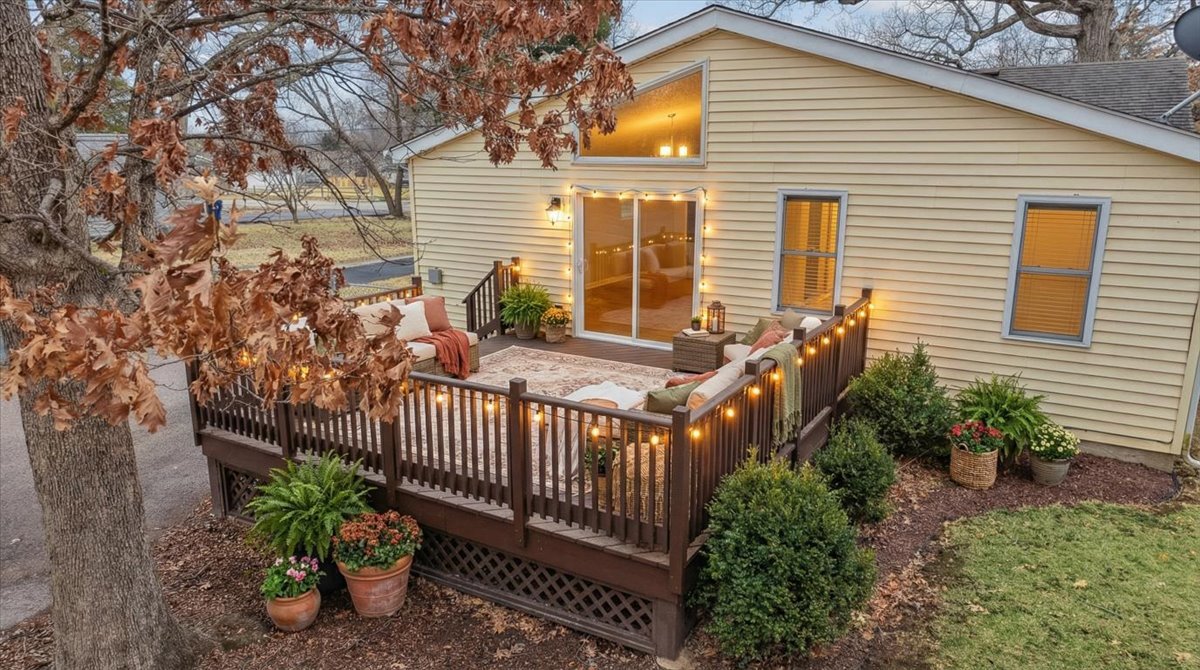 17914 W Twin Lakes Boulevard, Grayslake, IL 60030