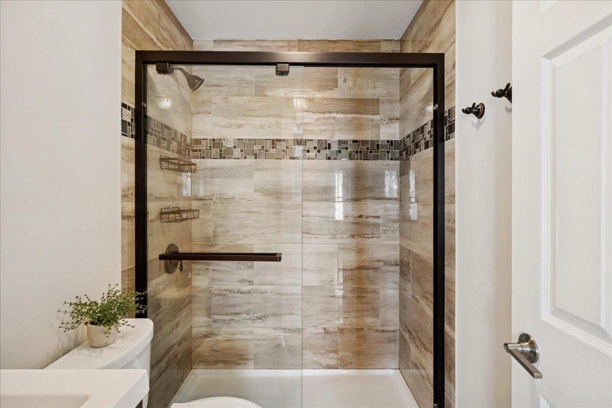 17914 W Twin Lakes Boulevard, Grayslake, IL 60030