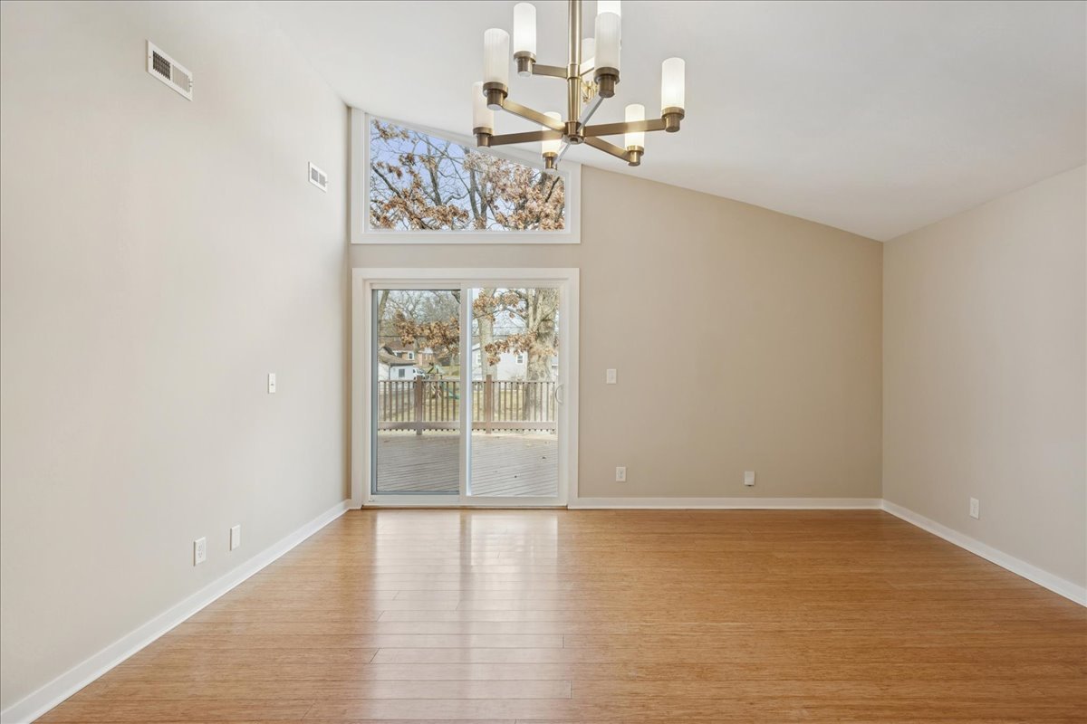 17914 W Twin Lakes Boulevard, Grayslake, IL 60030