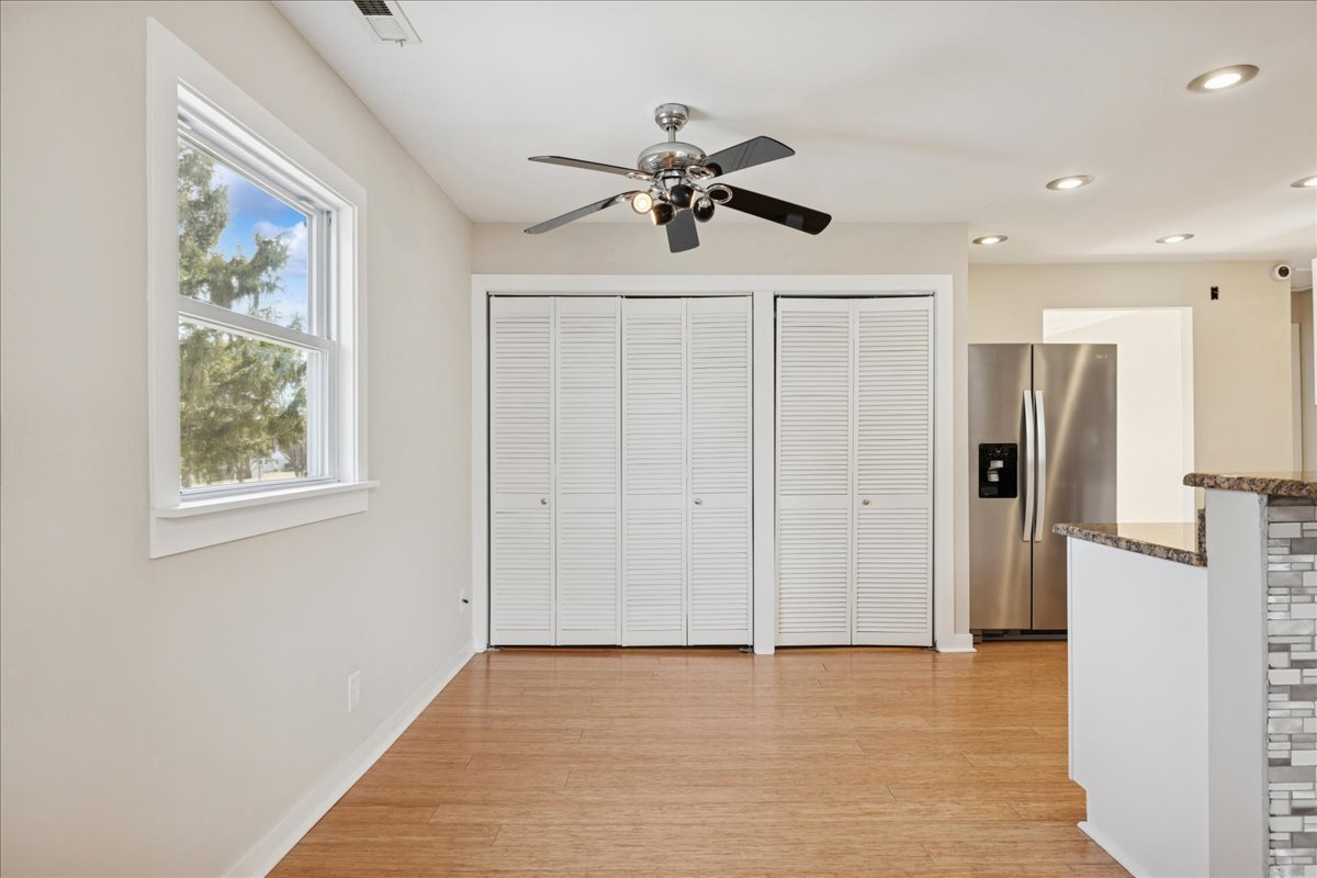 17914 W Twin Lakes Boulevard, Grayslake, IL 60030