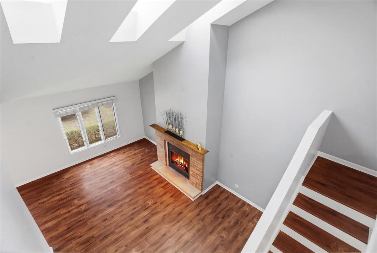 1308 Downs Parkway, Libertyville, IL 60048