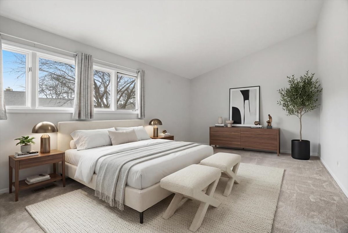 1308 Downs Parkway, Libertyville, IL 60048