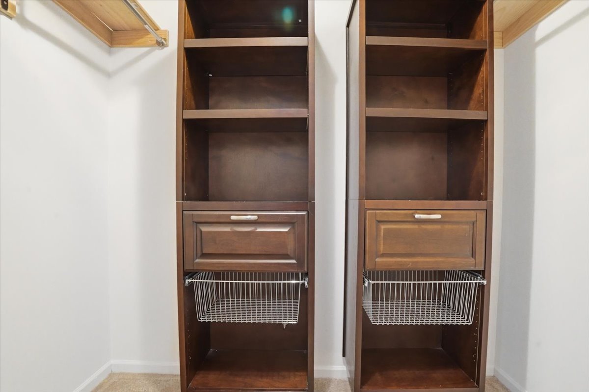 1308 Downs Parkway, Libertyville, IL 60048