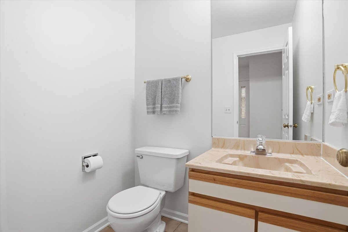 1308 Downs Parkway, Libertyville, IL 60048