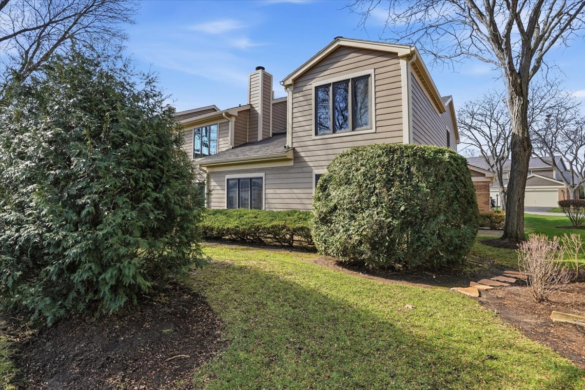 1308 Downs Parkway, Libertyville, IL 60048