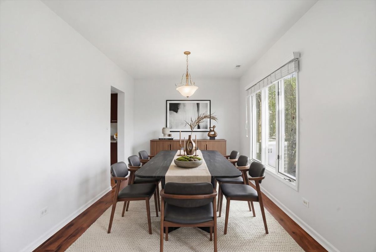 1308 Downs Parkway, Libertyville, IL 60048